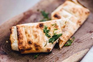 Лаваш сулугуні