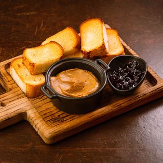 Паштет з печінки птиці з чорносмородиновим джемом (170г)