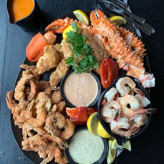 Platou peste & fructe de mare