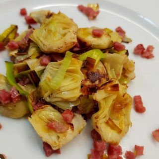 17. Alcachofa con jamón