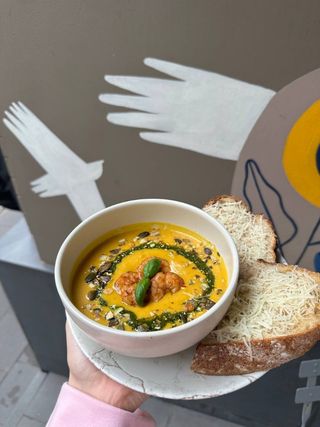 Гарбузовий крем-суп з креветкою Glovo