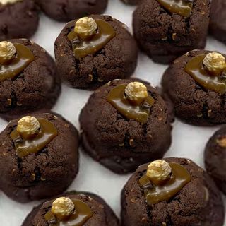 Crumble Cookies Cioccolato, Nocciole e Caramello