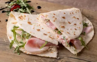 Piadina con Prosciutto Cotto