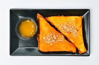 Хрупкаво сирене със сладко от боровинки (250г)