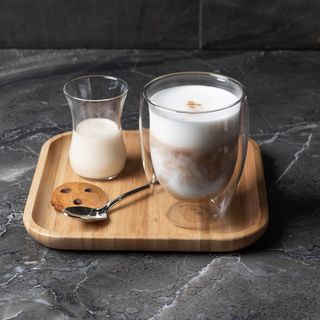 Классический горячий испанский латте со сливочным соусом 0,35