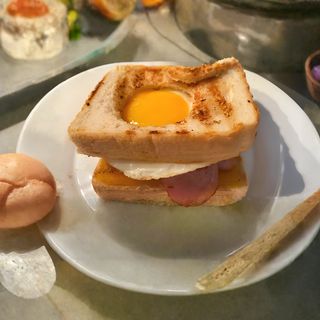 Sándwich De York, Queso Y Huevo