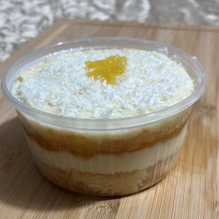 Bolo no Pote de Coco com Abacaxi