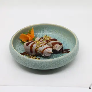 101 Nigiri Black flambé tonno