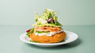 Placek Hashbrown łosoś i awokado