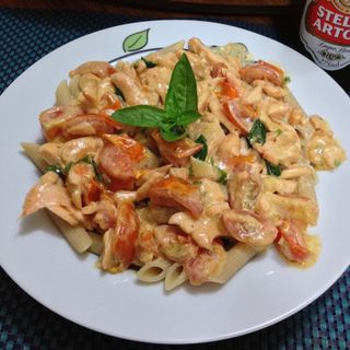 Massa Penne Salmão