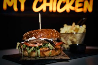 Bosnian Burger sa pomfritom