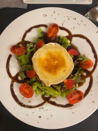 Insalata Di Formaggio Di Capra