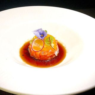 Tar 07 Tartara salmone con mango