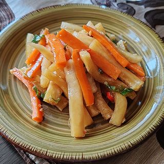 Verdure misti insalati piccanti