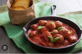 Albóndigas y crema de queso 