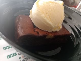 Brownie Con Helado De Vainilla