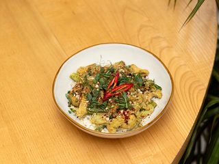 Курка світ чилі з овочами та рисом (320г)