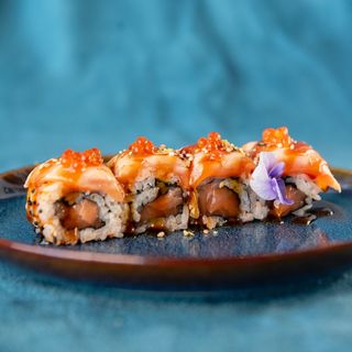 Uramaki salmon teriyaki