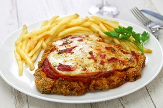 Milanesa de pollo a la napolitana