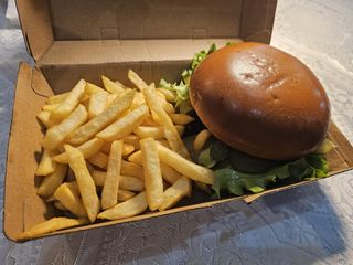 Чийзбургер с телешко кюфте (300г)