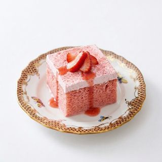 Strawberry Milk Cake