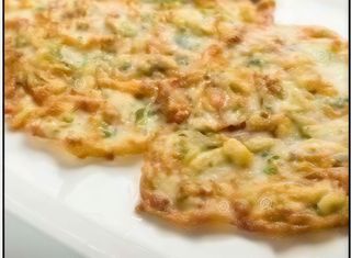 35. Tapa De Tortilla De Camarón (2 Uds.)