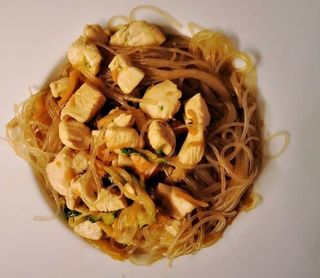 42 Spaghetti di soia con pollo