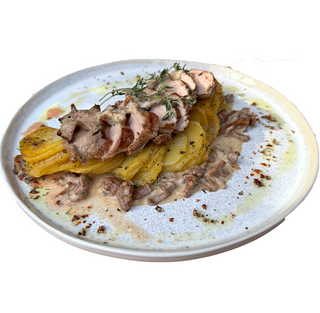 Філе свинини з картоплею фрай та соусом з лисичок