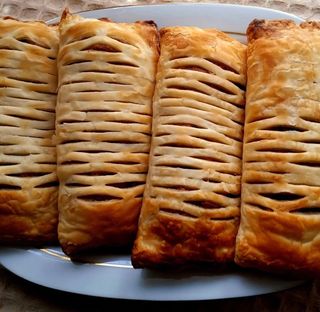 ფენოვანი ლობიანი ლორით