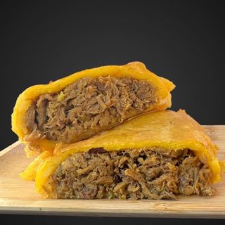 Empanada de carne mechada