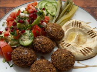 Hummus Falafel Xl na Talerzu