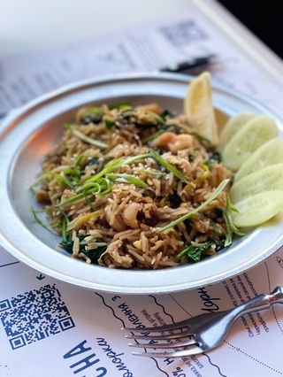 Смажений рис з креветками по-тайські