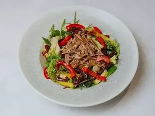 Салат з телятиною та в'яленими томатами (200g)