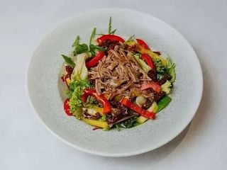 Салат з телятиною та в'яленими томатами (200g)