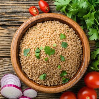 Czerwona kasza gryczana z pomidorami-