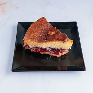 Lenja pita sa višnjom