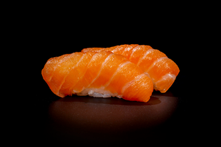120. Nigiri De Salmón (2 Uds.)