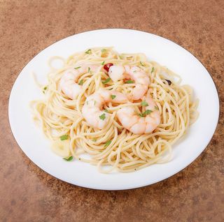 Espaguetis con gambas al ajillo