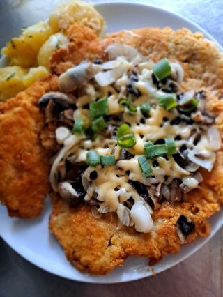 Schabowy z ziemniaki, surówka 