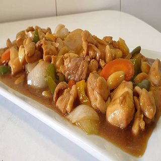 62. Pollo con almendras