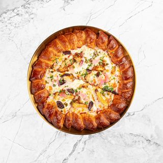 Круассан пицца с курицей