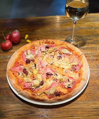 Pizza Capriciosa Ø 32cm