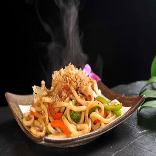 87. Udon Frito Con Verduras Mixtas