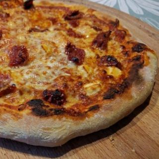 Pizza De La Casa (28 Cm.)