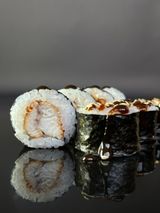 Макі з вугрем