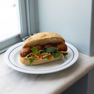 Bahn mi de falafel