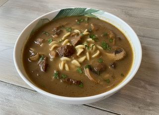 Zupa grzybowa z makaronem