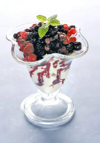 Cremoso alla panna e frutti di bosco