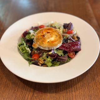 Ensalada de queso de cabra