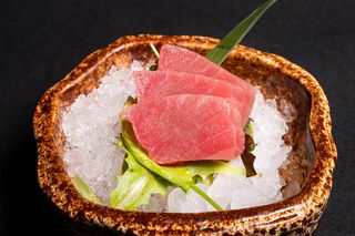 88. Sashimi di tonno